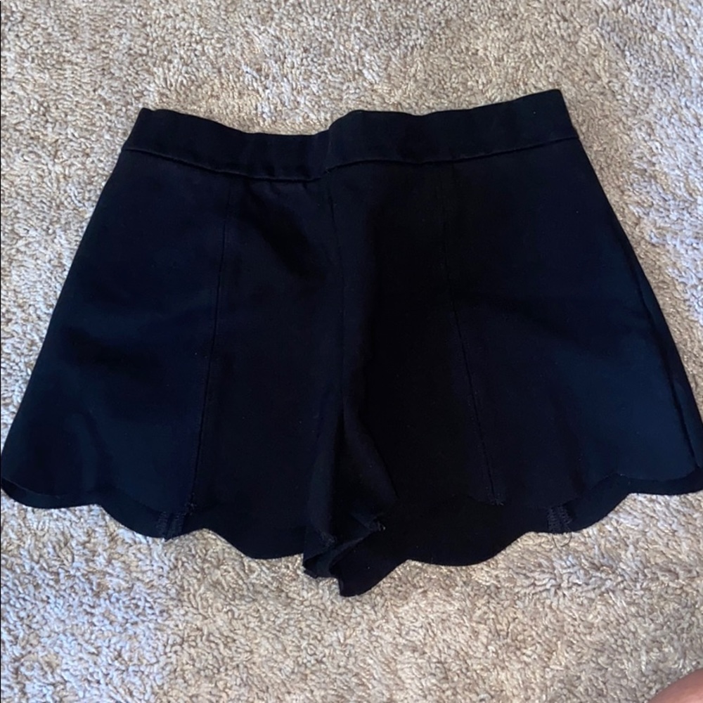 Black Scalloped Mini Shorts 🖤 NEVER WORN 🖤